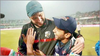 করোনা আক্রান্ত শহীদ আফ্রিদির জন্য দোয়া চাইলেন মুশফিক